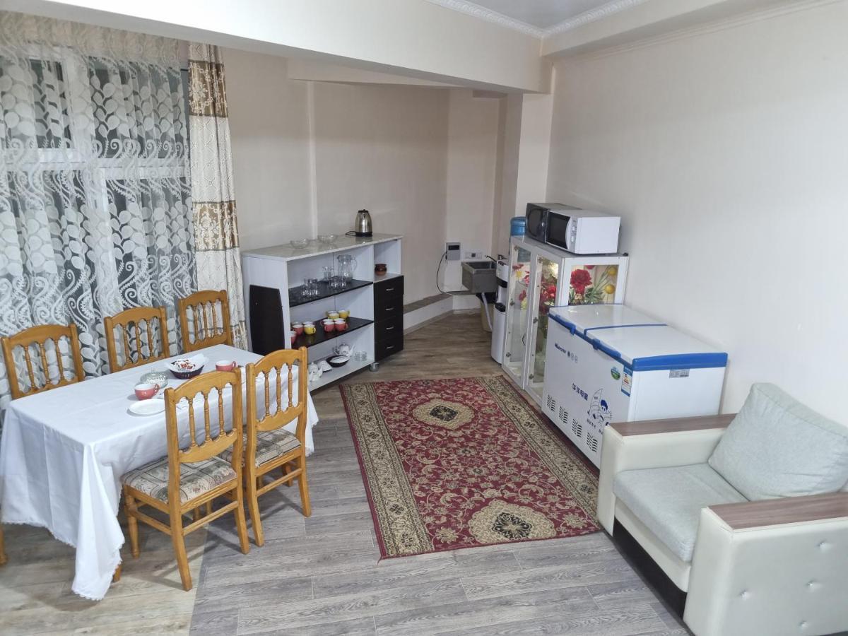 Da! Hotel Бишкек Экстерьер фото