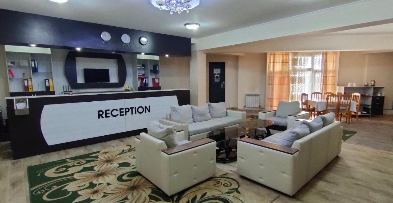 Da! Hotel Бишкек Экстерьер фото